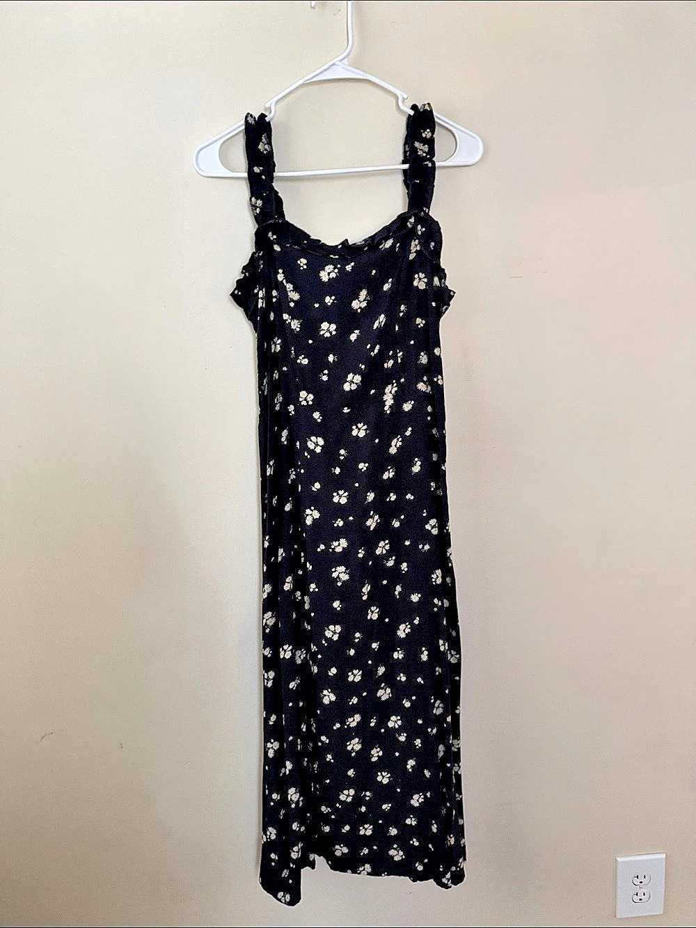 Mi Ami Floral Maxi Dress in Black & White Size Small